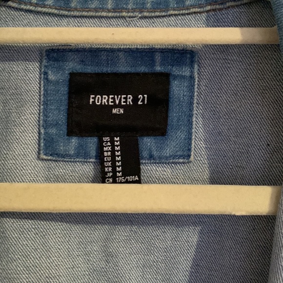 [M] 🧥F21 distressed jean jacket - Picture 2 of 7